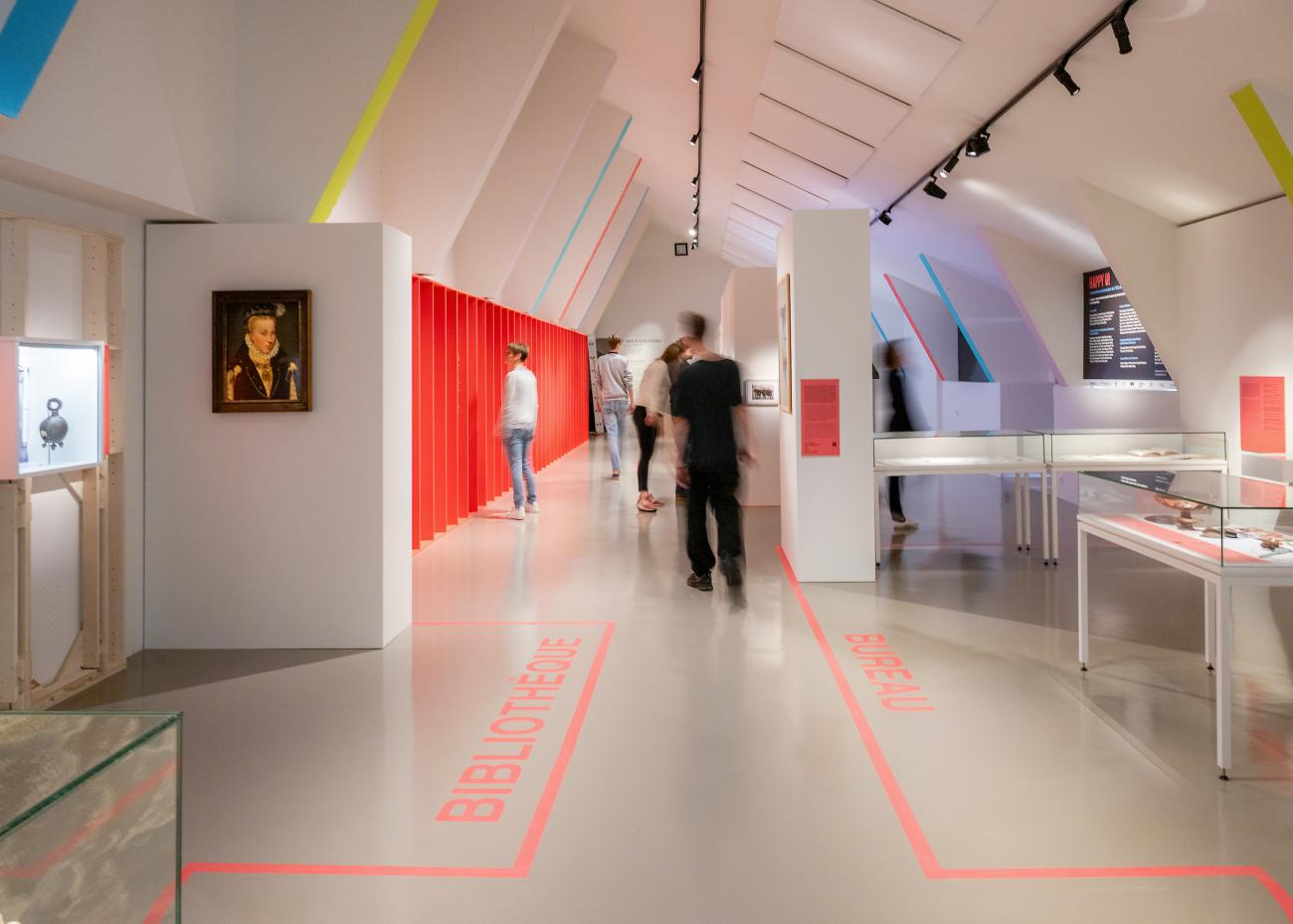 Vue de l'exposition Happy U