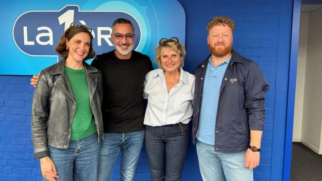 Notre directrice Elisa de Jacquier entourée de l'équipe de l'agence tourisme