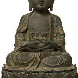 Bouddha en position de méditation, Chine, 18e s. Bronze. 41 x 26 x 19 cm. N° inv. NE10. Don Pr et Mme de Strycker. 
